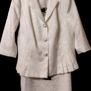 Danillo White Business/Formal Skirt Suit, Size 14W